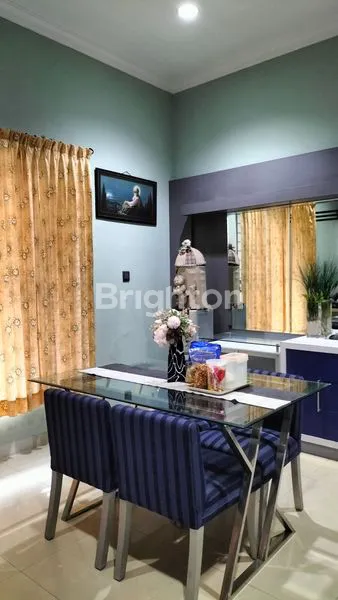 image RUMAH HOOK TERAWAT SIAP HUNI DENGAN HARGA TERJANGKAU DI KELASNYA DEKAT DENGAN SEMOLOWARU, MENUR, MERR, NGINDEN, KLAMPIS (3)