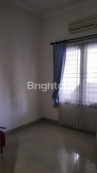 image RUMAH HOOK TERAWAT SIAP HUNI DENGAN HARGA TERJANGKAU DI KELASNYA DEKAT DENGAN SEMOLOWARU, MENUR, MERR, NGINDEN, KLAMPIS (4)