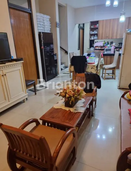 image RUMAHNYA RAPI JALANNYA LEBAR & TINGGI DARI JALAN (3)