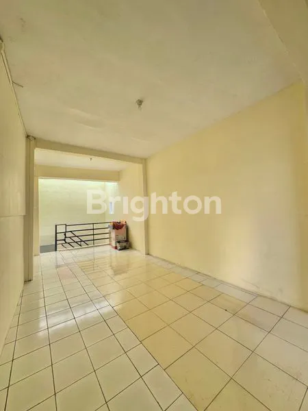 image RUKO 3½ LANTAI LOKASI COCOK UNTUK GUDANG DAN WORKSHOP DI WIJAYA KUSUMA, JELAMBAR, JAKARTA BARA (6)