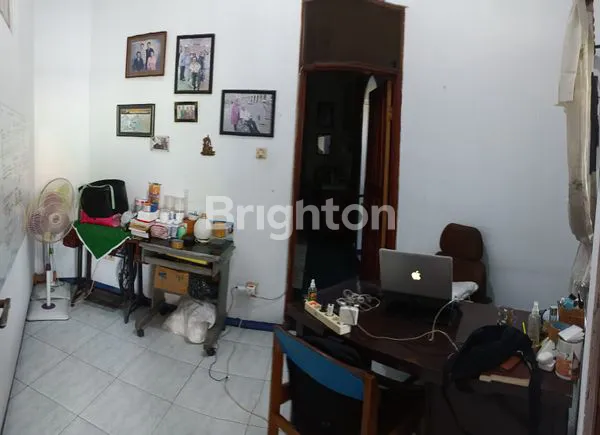 image RUMAH 1,5 LANTAI SEMAMPIR TENGAH (4)