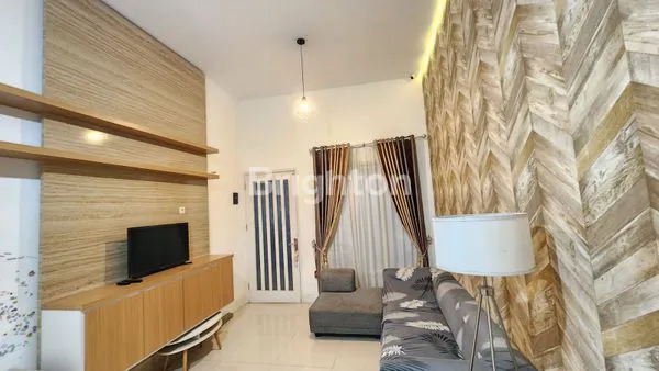 image RUMAH 3 LANTAI SIAP HUNI MEWAH  DINOYO (3)