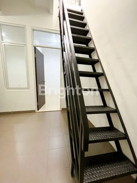 image RUMAH MUNGIL SIAP HUNI 2 LANTAI DENGAN LOKASI STRATEGIS DAN NYAMAN DI BUKIT CIMANGGU CITY (6)