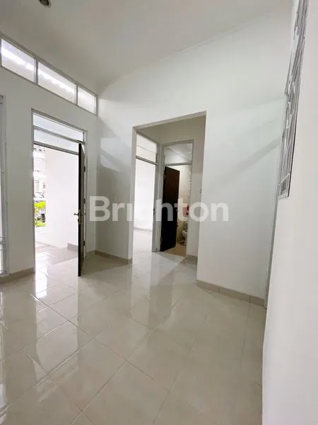 image RUMAH MUNGIL SIAP HUNI 2 LANTAI DENGAN LOKASI STRATEGIS DAN NYAMAN DI BUKIT CIMANGGU CITY (2)