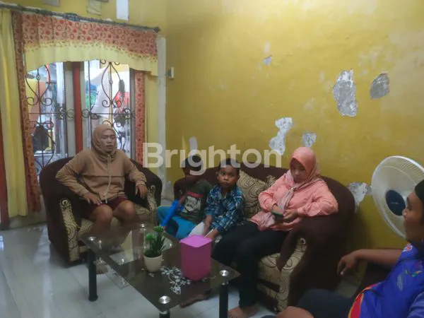 image DIJUAL RUMAH ONLY 900 JUTA LOKASI PERUM BJSA GRESIK (2)