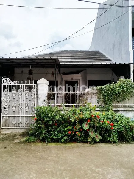 image RUMAH 1 LANTAI LOKASI JELAMBAR JAKARTA BARAT (1)
