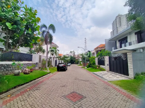 image RUMAH BAGUS SIAP HUNI DI PAKUWON INDAH, LAYOUT & SIRKULASI UDARA BAGUS, TAMAN BELAKANG LUAS BISA UNTUK KOLAM RENANG, DILENGKAPI ELECTRIC VEHICLE CHARGING, ROW JALAN LEBAR 12 METER, DEKAT PAKUWON MALL (6)