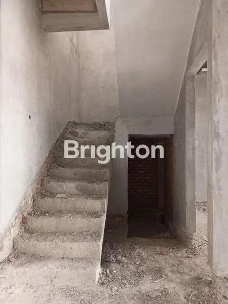 image RUMAH MEWAH DI PERUMAHAN HELONA PARK JL. PEMUDA (6)