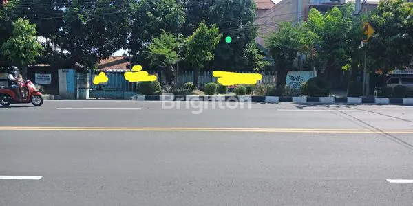 image RUMAH STRATEGIS PINGGIR JALAN UTAMA IR SUTAMI (3)
