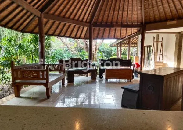 image CHEAP VILLA COMPLETE FULL FURNISHED LAND AREA 925M2 TUMBAK BAYUH PARERENAN AREA NORTH KUTA (3)