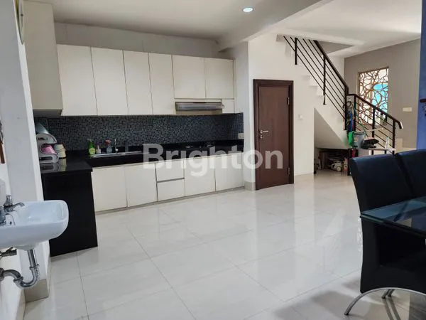 image RUMAH BAGUS FULLY FURNISHED JELAMBAR GROGOL PETAMBURAN JAKARTA BARAT (4)