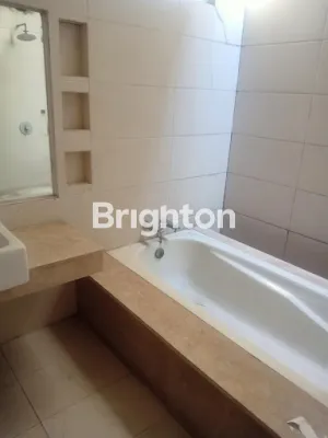 image RUMAH 2 LANTAI HOOK TERAWAT + ONE GATE SYSTEM STRATEGIS DEKAT KOTA CITRA INDAH (5)