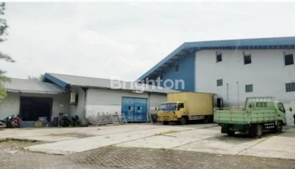 image GUDANG MANGKANG DEKAT EXIT TOL SIAP PAKAI  PINGGIR JALAN RAYA  SEMARANG KALIWUNGU (5)