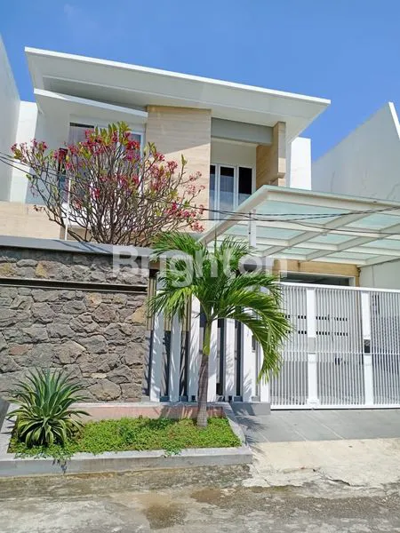 image RUMAH MINIMALIS 2 LANTAI SIAP HUNI BELAKANG GALAXY MALL 3 (1)