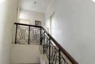image RUMAH HOEK 2 LANTAI SIAP HUNI DI TRIMEZIA, GADING SERPONG , TANGERANG (4)