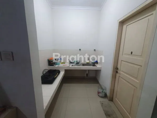 image RUMAH HOEK 2 LANTAI SIAP HUNI DI TRIMEZIA, GADING SERPONG , TANGERANG (8)