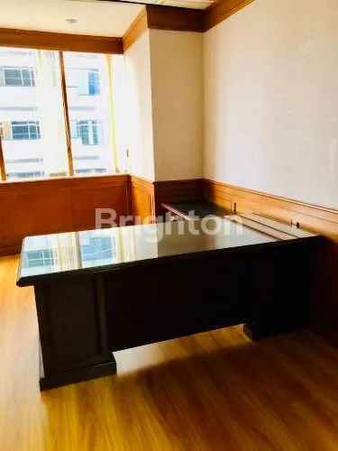 image FOR RENT! PREMIUM OFFICE SPACE IN SUDIRMAN. PRIME AND STRATEGIC LOCATION, EASY ACCESS (6)