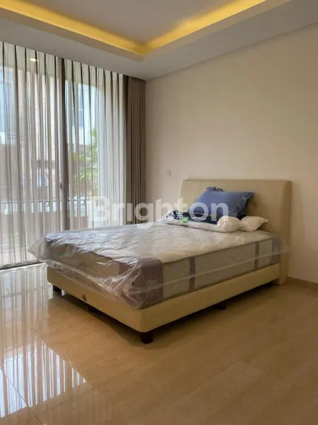 image RUMAH 4 LANTAI SIAP HUNI ANCOL SEAFRONT (2)