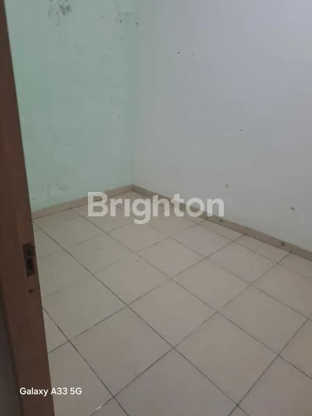 image RUMAH BARU 3 LANTAI SIAP HUNI TERMURAH DI PADEMANGAN (7)