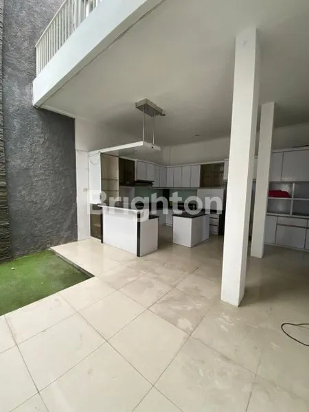 image HUNIAN EKSKLUSIF LT 288M² DEKAT IJEN BOULEVARD (7)