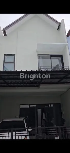 image RUMAH 2 LANTAI FULL FURNISHED DITENGAH KOTA DILOKASI STRATEGIS DIAREA SESETAN DENPASAR SELATAN,DEKAT SEKOLAH, UNIVERSITAS, RSU,PASAR TRADISIONAL DAN MALL (2)