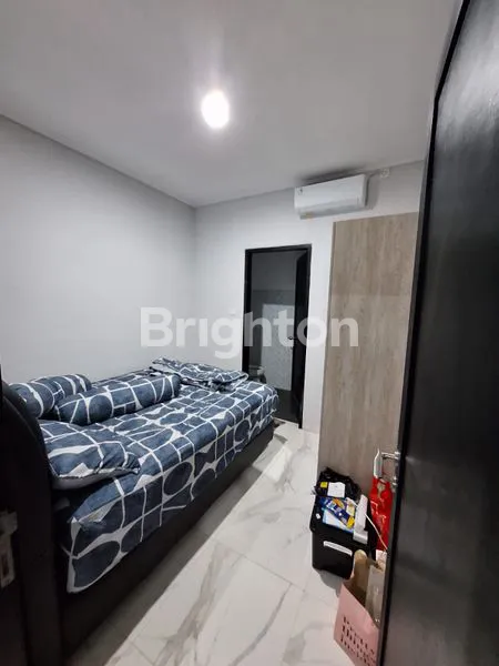 image RUMAH 2 LANTAI FULL FURNISHED DITENGAH KOTA DILOKASI STRATEGIS DIAREA SESETAN DENPASAR SELATAN,DEKAT SEKOLAH, UNIVERSITAS, RSU,PASAR TRADISIONAL DAN MALL (5)