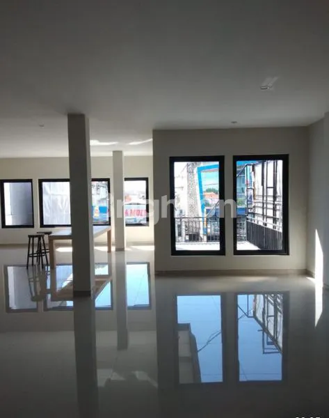 image RUKO SIAP PAKAI DI LOKASI STRATEGIS PINGGIR JALAN UTAMA (6)