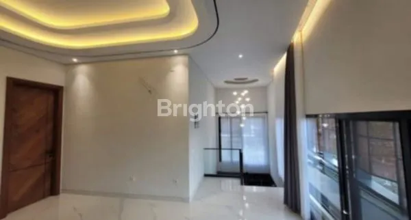 image RUMAH MEWAH BARU MANYAR KERTOADI (7)