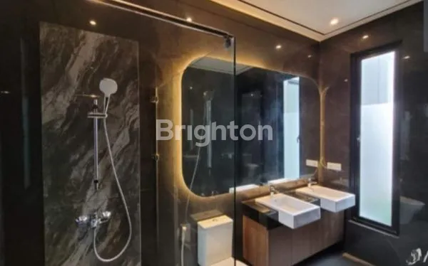 image RUMAH MEWAH BARU MANYAR KERTOADI (8)