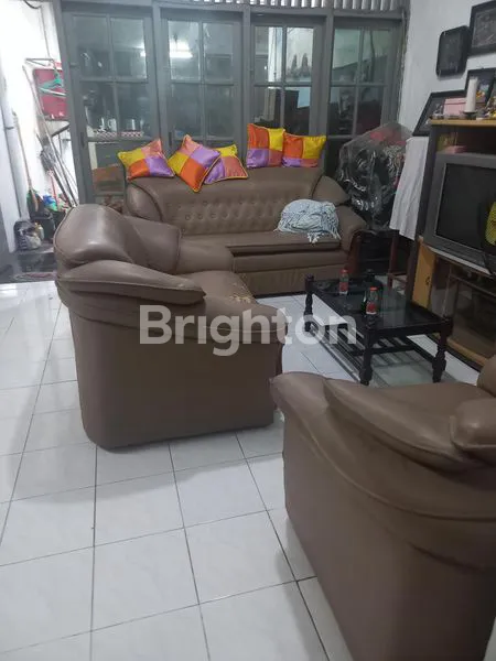 image TURUN HARGA RUMAH DITENGAH KOTA BENTUK NGANTONG  2,5 LANTAI (3)