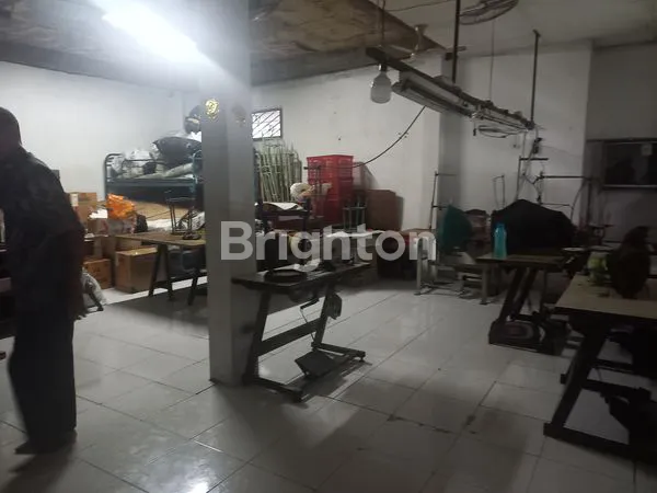 image TURUN HARGA RUMAH DITENGAH KOTA BENTUK NGANTONG  2,5 LANTAI (7)