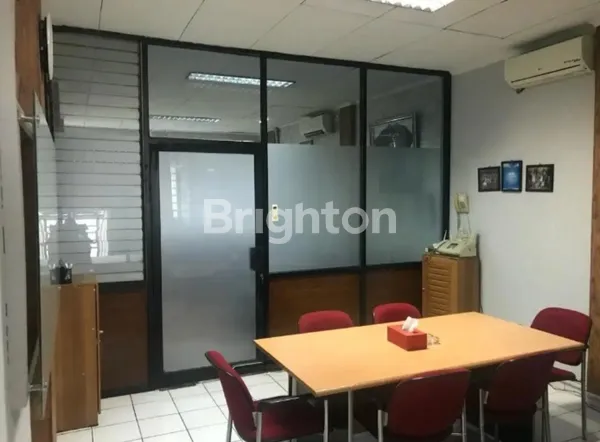 image RUKO 3 LANTAI PINGGIR JALAN RAYA COCOK UNTUK KANTOR TANJUNG DUREN (3)