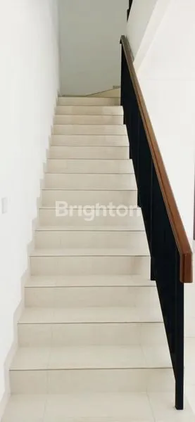 image RUMAH CANTIK 2 LANTAI SELANGKAH AKSES TOL DI SUMARECON BOGOR (6)