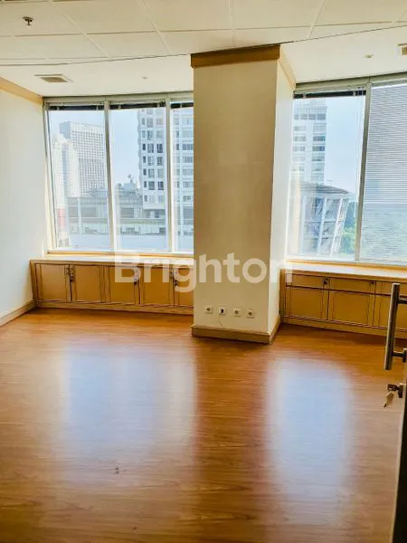 image FOR RENT PREMIUM OFFICE SPACE MENARA SUDIRMAN. STRATEGIC LOCATION, EASY ACCESS (3)