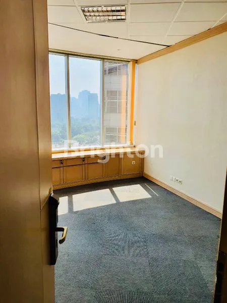 image FOR RENT PREMIUM OFFICE SPACE MENARA SUDIRMAN. STRATEGIC LOCATION, EASY ACCESS (8)