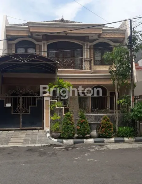 image RUMAH KLASIK TERAWAT SIAP HUNI DI SUTOREJO SURABAYA DEKAT PAKUWON CITY GM GALAXY MAL ITS UNAIR MULYOSARI (1)