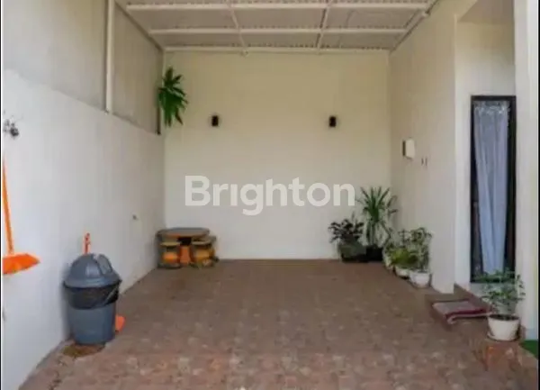 image RUMAH MODEREN TERAWAT MURAH LANTAI DUA DI KAWASAN UNGASAN KUTA SELATAN (2)