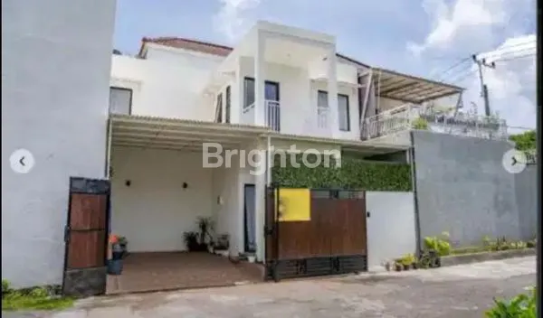 image RUMAH MODEREN TERAWAT MURAH LANTAI DUA DI KAWASAN UNGASAN KUTA SELATAN (1)