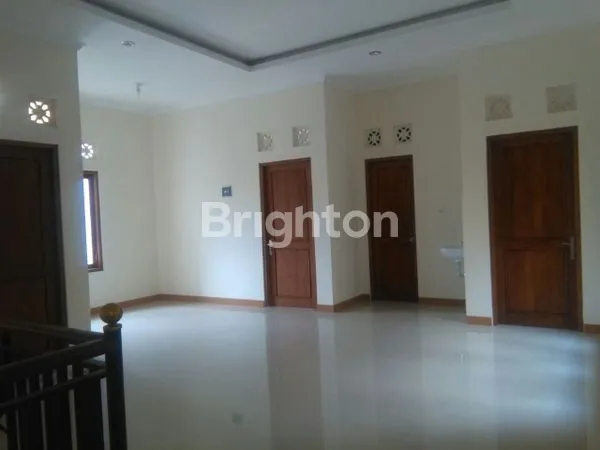 image RUMAH LUAS SIAP HUNI TENGAH KOTA SOLO (4)