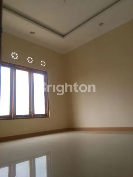 image RUMAH LUAS SIAP HUNI TENGAH KOTA SOLO (7)