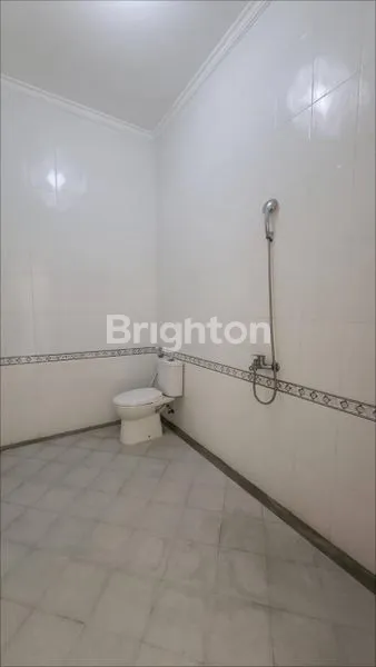 image RUMAH LUAS SIAP HUNI TENGAH KOTA SOLO (8)