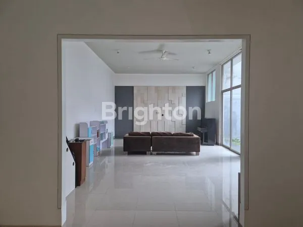 image TURUN HARGA! RUMAH SIAP HUNI 2 LANTAI FULL RENOVASI CLUSTER CARRIBEAN ISLAND, DE LATINOS BSD (1)