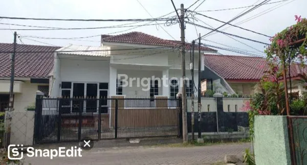 RUMAH 1.5 LANTAI SIAP HUNI DI KOMPLEK PERDAGANGAN, CILEDUG RAYA, TANGERANG SELATAN