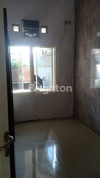 image RUMAH TERAWAT SIAP HUNI DEKAT DENGAN MERR, RUNGKUT, PONDOK TJANDRA, TOL WARU JUANDA (4)