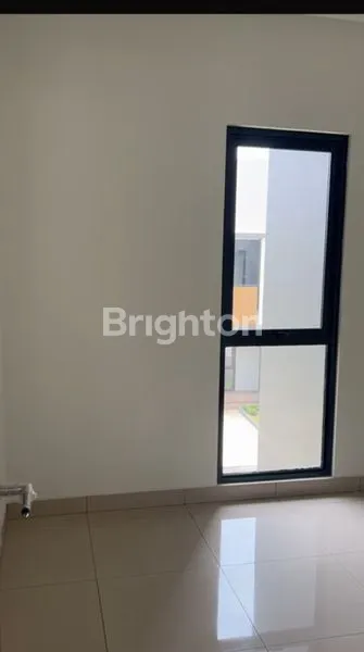 image RUMAH BARU SUMMARECON CROWN GADING (6)