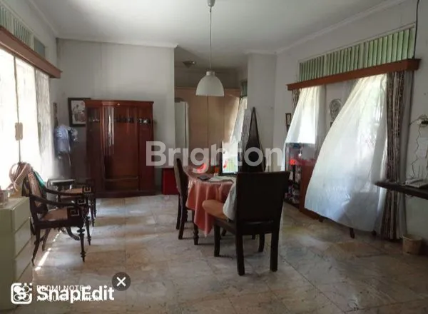 image RUMAH HOEK SIAP HUNI DI KOMPLEK PERDAGANGAN CILEDUG, TANGERANG (5)