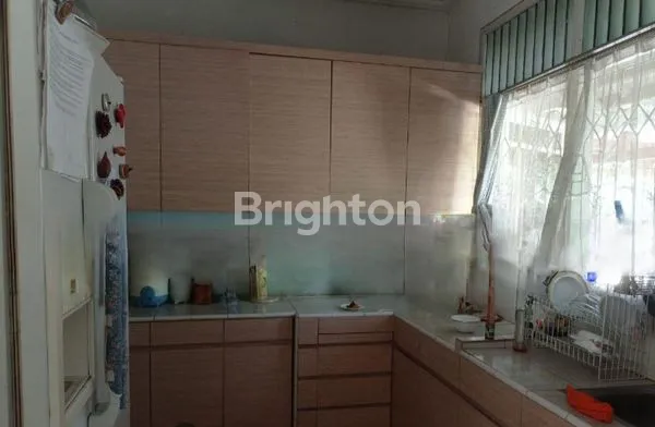 image RUMAH HOEK SIAP HUNI DI KOMPLEK PERDAGANGAN CILEDUG, TANGERANG (7)