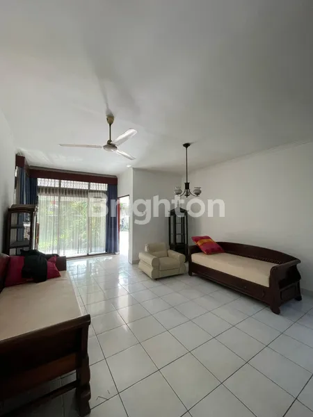 image RUMAH STRATEGIS LINGKUNGAN NYAMAN ASRI KAWASAN ELITE KEMANG JAKARTA SELATAN (5)