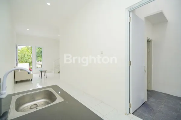 image RUMAH MODERN 2 LANTAI BEBAS BANJIR KOTA BEKASI (4)