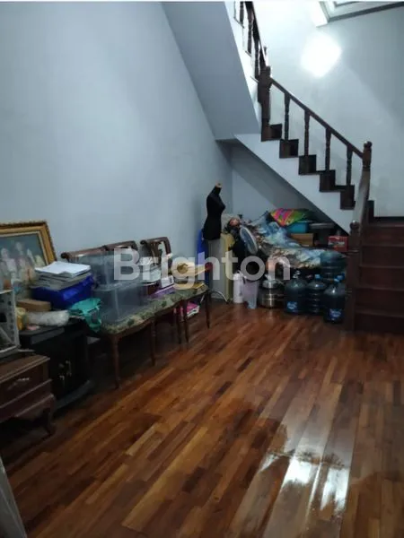 image RUMAH 2.5 LANTAI, SIAP HUNI, LOKASI NYAMAN LINGKUNGAN ASRI, DAERAH GUNUNGSARI INDAH (3)